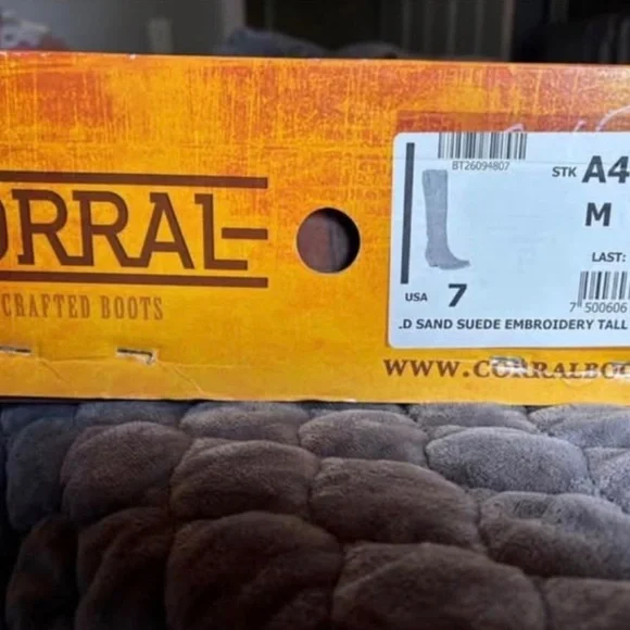 Cowgirl Boots - Picture 3 of 4